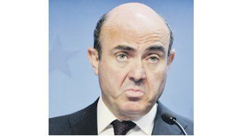 El ministro de Economía español, Luis De Guindos, explicó ayer las bondades del programa de salvataje bancario conseguido de la Unión Europea.
