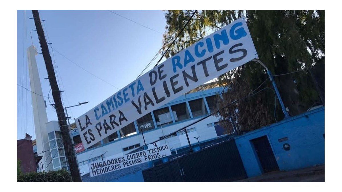Racing repudiated the parades and assured that those responsible were arrested