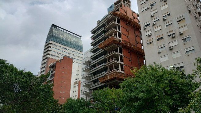Las obras siguen en acción, pero cuestan lanzarse nuevos desarrollos por el alza de valores para edificar.