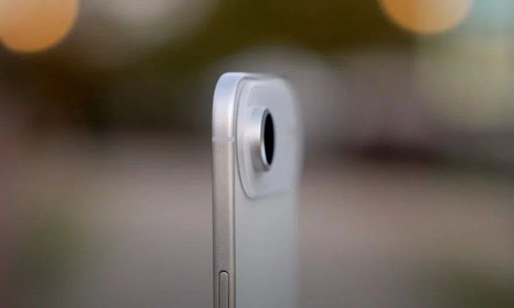 Iphone sales are not gaining the confidence of Wall Street either.