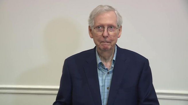 Estados Unidos: un senador republicano se paralizó en público por segunda vez en un mes.