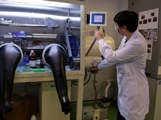 Este es el laborario experimental de Y-TEC para la fabricación de celdas de litio.