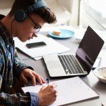 El significado psicológico de escuchar música para concentrarse. El significado psicológico de escuchar música para concentrarse.