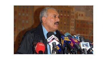 El presidente de Yemen, Ali Abdallah Saleh, anunciando la detención de la mujer sospechosa de enviar los explosivos a Estados Unidos.