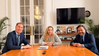 Diego Santilli, Karina Milei y Gustavo Sáenz se reunieron en la Casa Rosada. Diego Santilli, Karina Milei y Gustavo Sáenz se reunieron en la Casa Rosada.