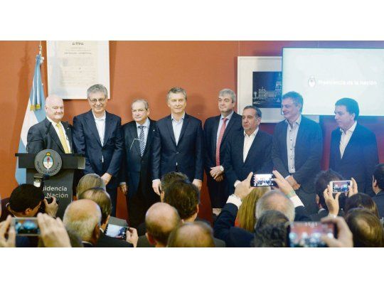 Convenio. El presidente de la Nación encabezó el encuentro que también contó con la presencia de los ministros Cabrera, Barañao, Dujovne y Lemus, y representantes de firmas del sector.
