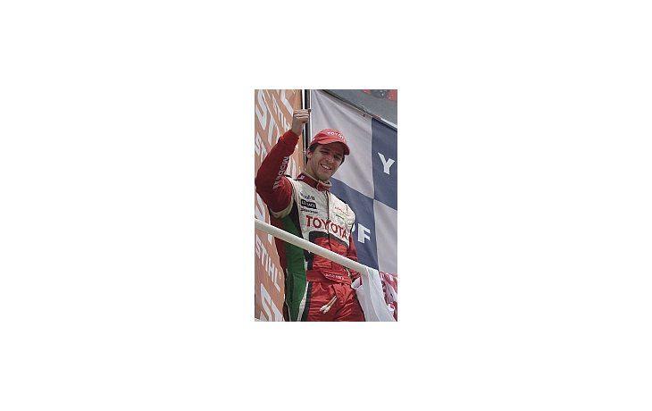 Una sana costumbre. Matías Rossi celebra en Paraná su tercer título de la categoría.