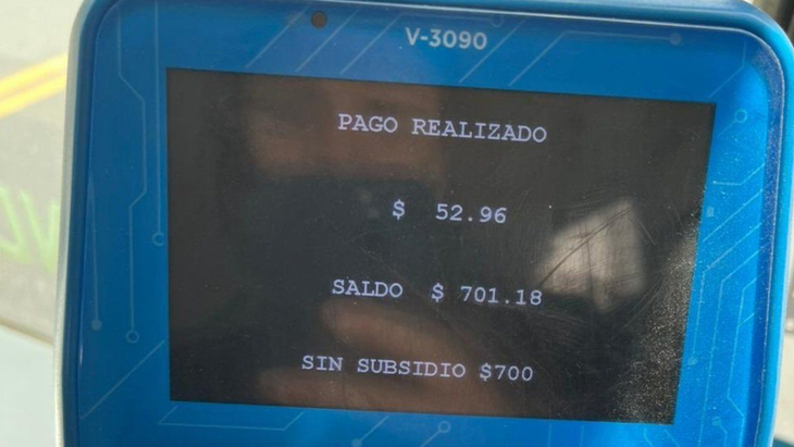 The buses began to show how much the fare would cost without subsidies. The buses began to show how much the fare would cost without subsidies.