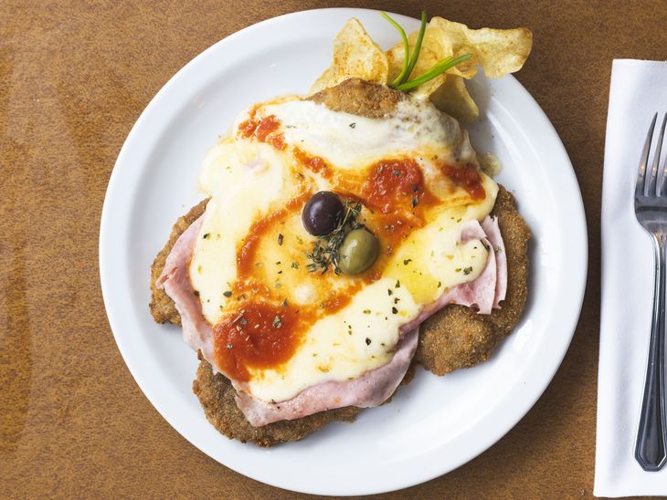 The restaurant resignifies Buenos Aires cuisine with technique, warmth and family spirit. The restaurant resignifies Buenos Aires cuisine with technique, warmth and family spirit.