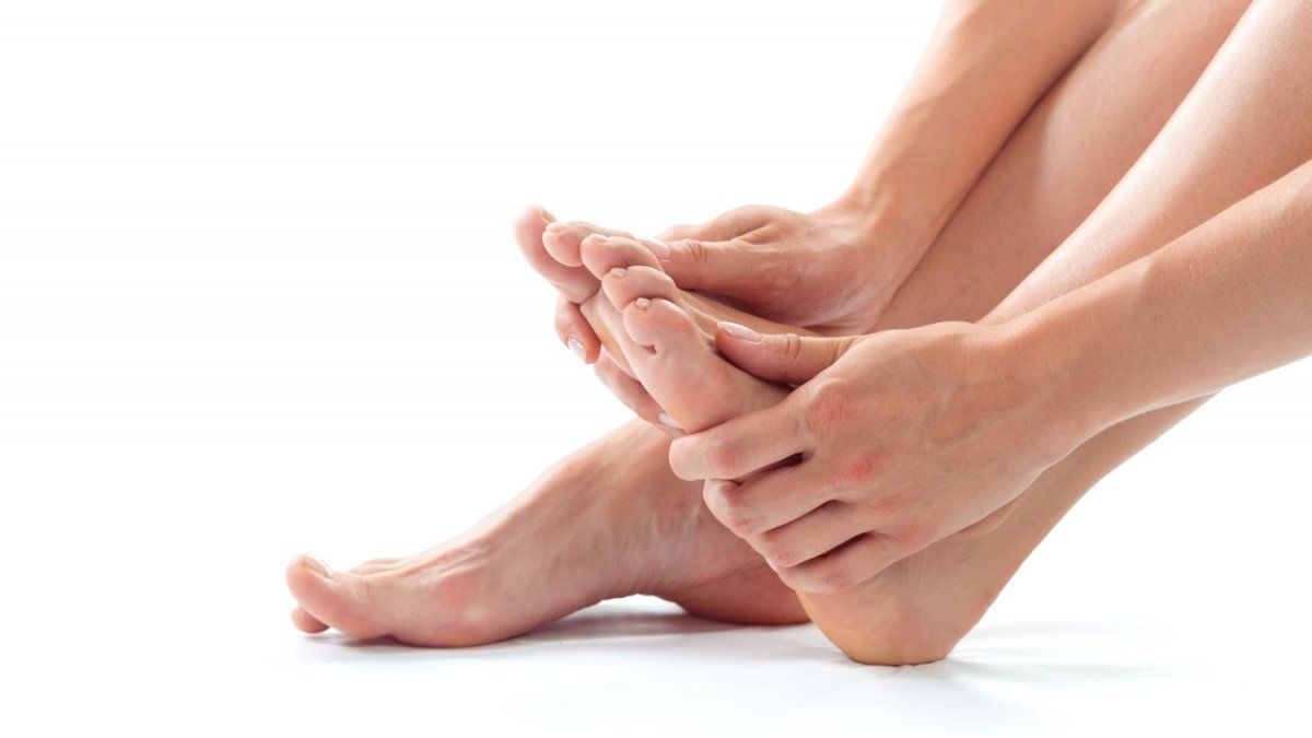 ¿Pies hinchados? 5 consejos para prevenir el dolor