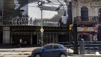Un hombre entró armado a un boliche de Once, disparó e hirió a tres personas