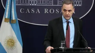 Manuel Adorni consideró que la herida de Pablo Grillo es una desgracia.