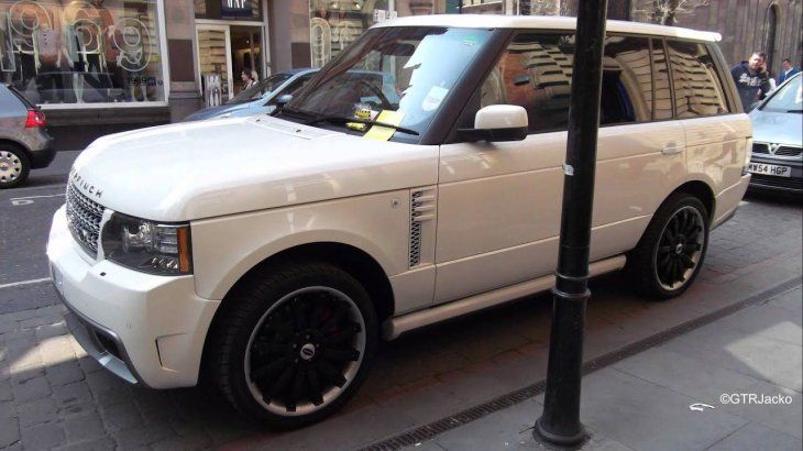 Ranger Rover, un vehículo todoterreno de lujo fabricado por Land Rover desde el año 1969. Su valor es de u$S150.000. Ranger Rover, un vehículo todoterreno de lujo fabricado por Land Rover desde el año 1969. Su valor es de u$S150.000.