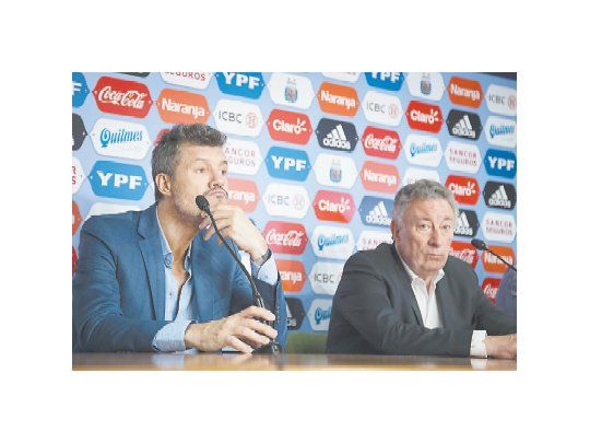 Todo empezó con una escandalosa elección entre Marcelo Tinelli y Luis Segura que terminó empatada en 38 votos, cuando había 75 votantes. Tinelli volverá a presentarse, Segura ya declinó su candidatura.