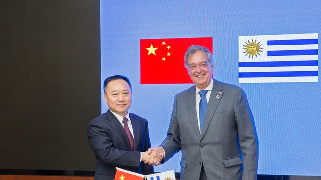 El titular del MGAP, Fernando Mattos, continúa las negociaciones en China para aumentar las cuotas de exportación uruguaya.