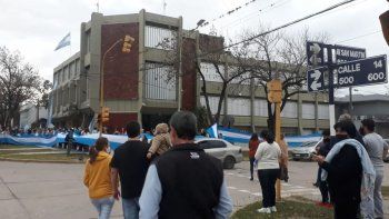 Hubo propestas y un abrazo simbólico a Vicentin en rechazo de la expropiación.