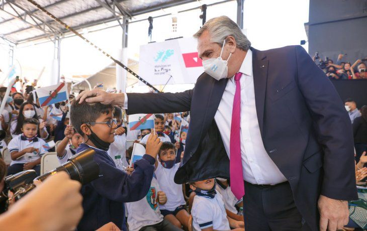 Alberto Fernández encabezó el inicio de clases en La Rioja: Volvemos poco a poco a la normalidad.