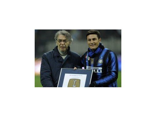 Zanetti junto al presidente de Inter, Moratti.