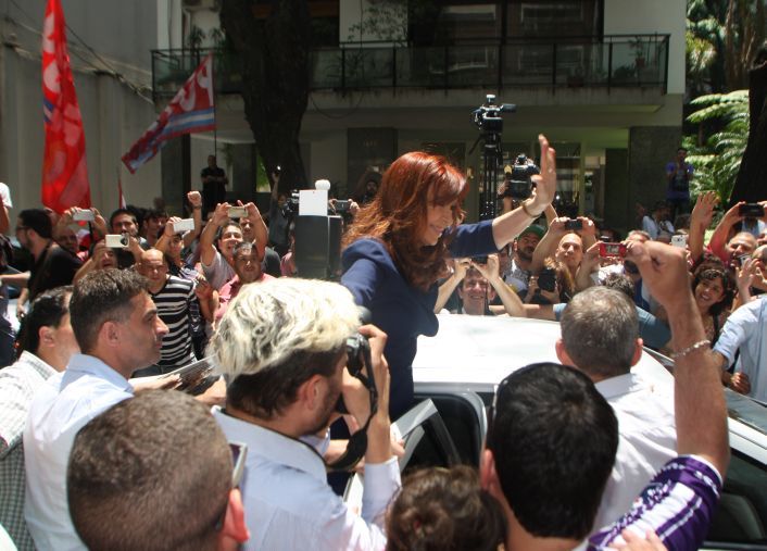 La expresidente Cristina de Kirchner se reunió con el embajador cubano. (Foto: Ignacio Petunchi)