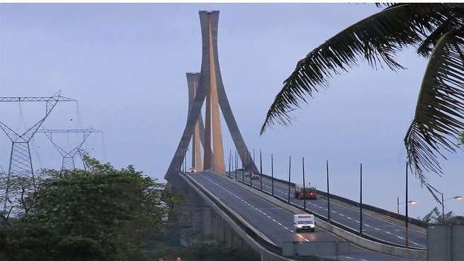 El presidente De la Madrid inaugura en 1984 el puente Antonio Dovalí Jaime o Coatzacoalcos II.