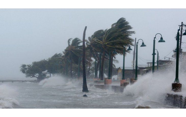 hURACÁN. El paso de la tormenta sigue generando importantes destrozos en las costas del Caribe.