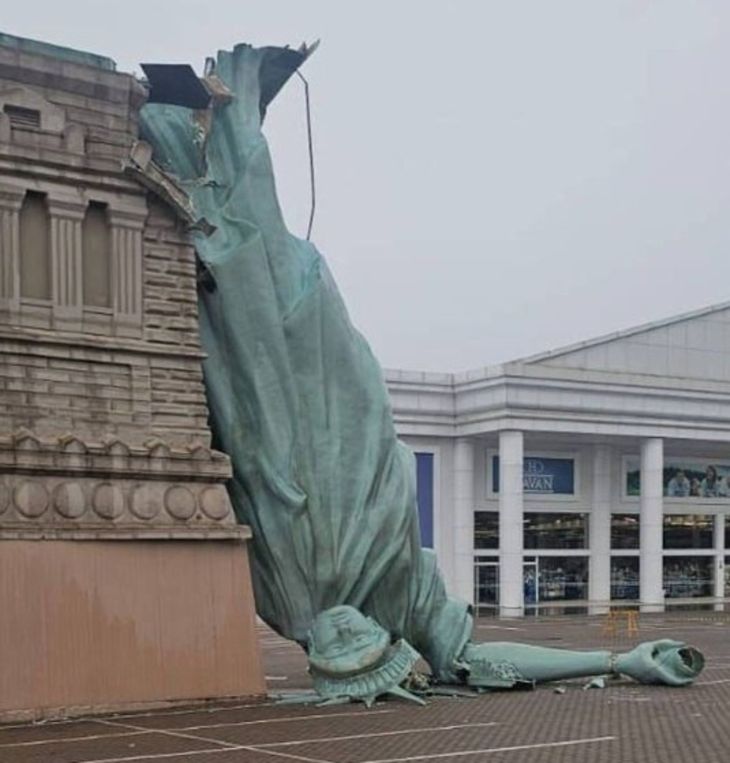 Vientos de hasta 90 km/h provocaron la caída de la estructura de 35 metros de altura. Vientos de hasta 90 km/h provocaron la caída de la estructura de 35 metros de altura.