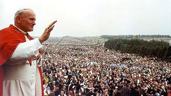 San Juan Pablo II el Papa viajero.