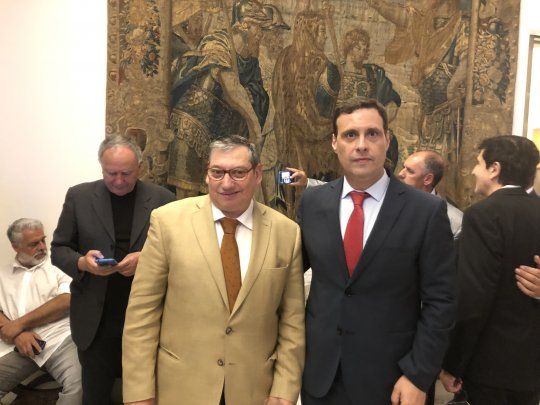 El embajador Carlos Enciso junto a José Pereyra de la Camara Empresarial de Maldonado.