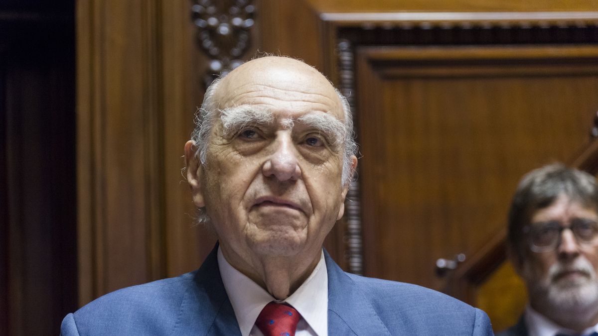 Sanguinetti questioned the behavior of the leaders after giving the passport to the drug trafficker