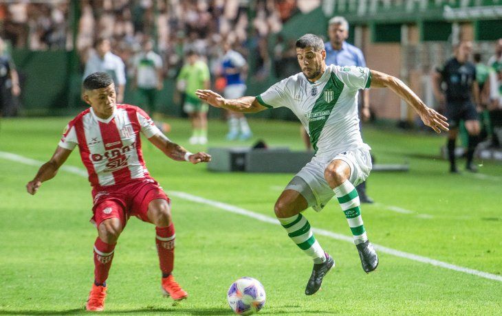 Choque. Banfield y Unión jugaro muy poco y empataron cero a cero en sus debut en la Liga Profesional.