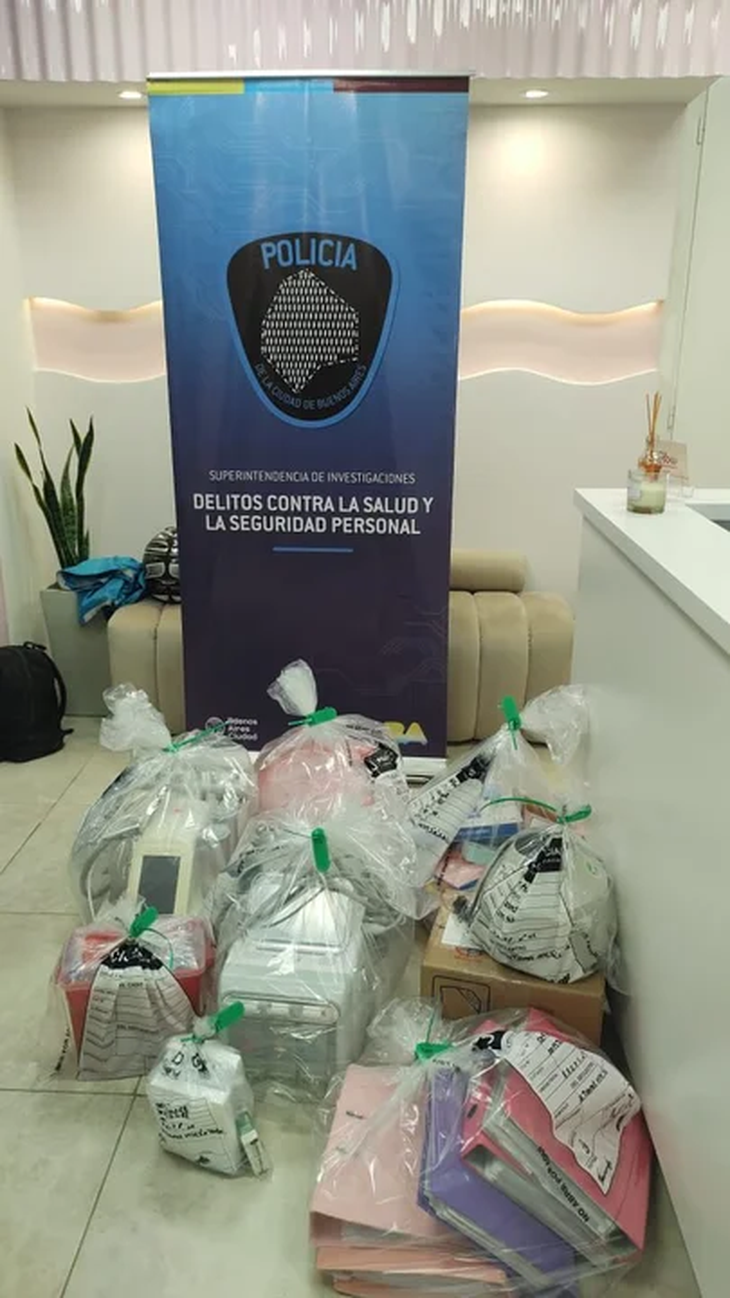 También fueron incautadas las historias clínicas de los pacientes También fueron incautadas las historias clínicas de los pacientes