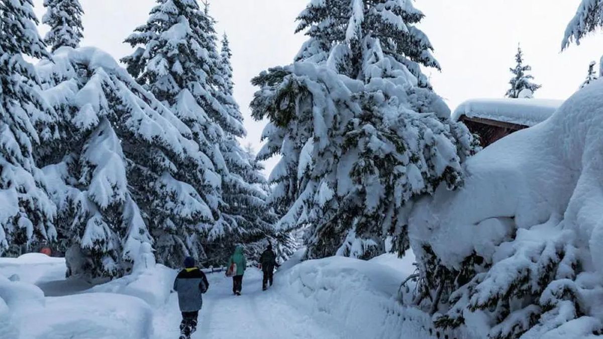 Switzerland went from the hottest day to heavy snowfall in record time