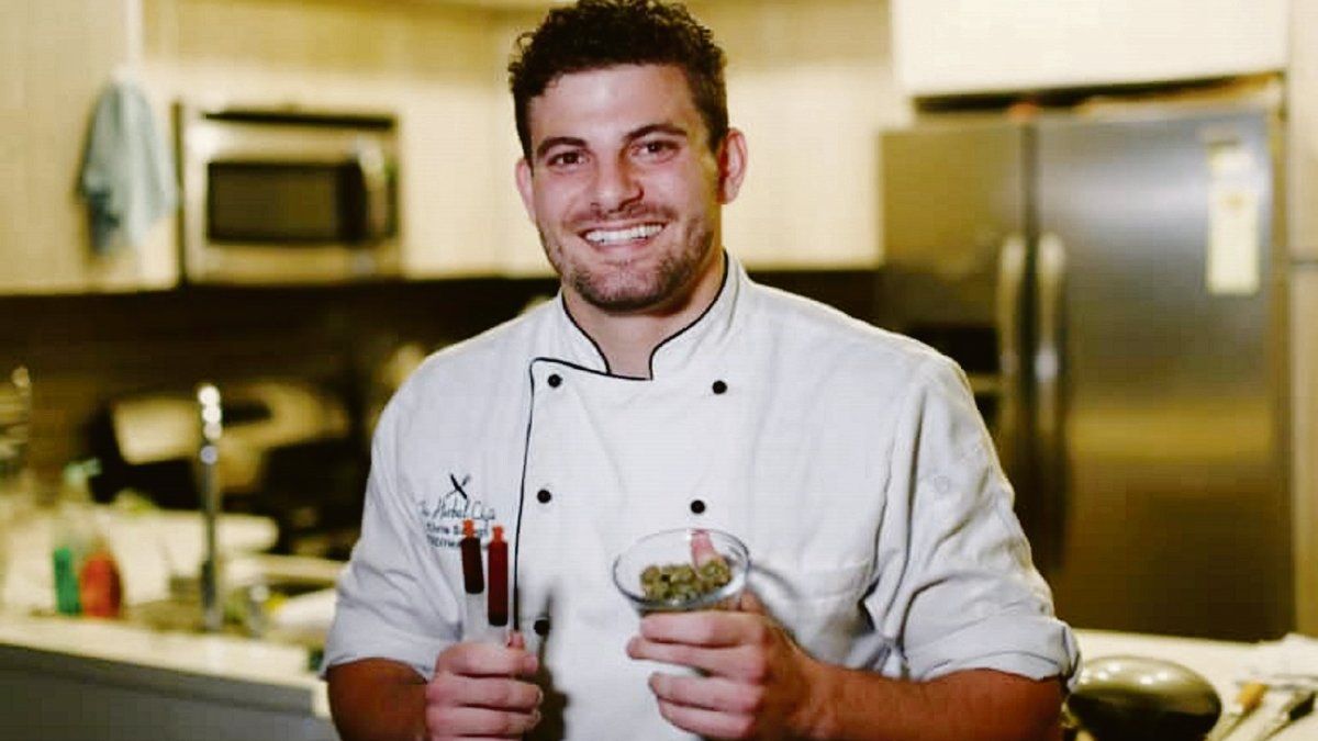 Nuestros Clientes Aman La Buena Comida Y Tienen Un Sentido De La Aventura