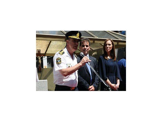 Bressi, Ritondo y Vidal, en la jura del primero como jefe de la Policìa Bonaerense.