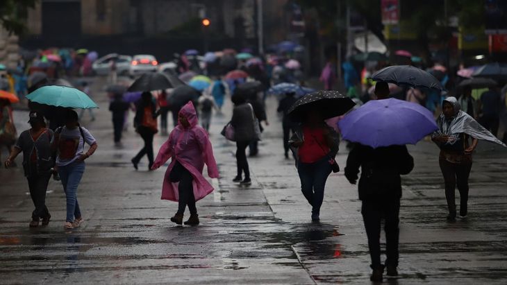Las zonas del oeste y suroeste del Estado de México esperan las precipitaciones más severas del día, con acumulados que podrían alcanzar los 50 milímetros.