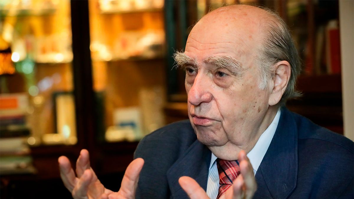 Sanguinetti admitted that the government prioritized inflation over the exchange rate delay