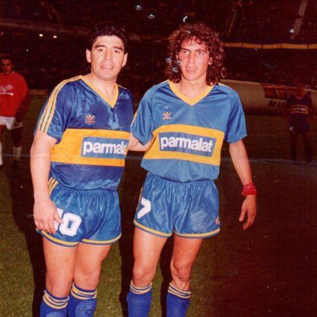 Maradona returned, for a moment, to Argentine football by wearing the shirt of his beloved Boca for 45 minutes. Maradona returned, for a moment, to Argentine football by wearing the shirt of his beloved Boca for 45 minutes.