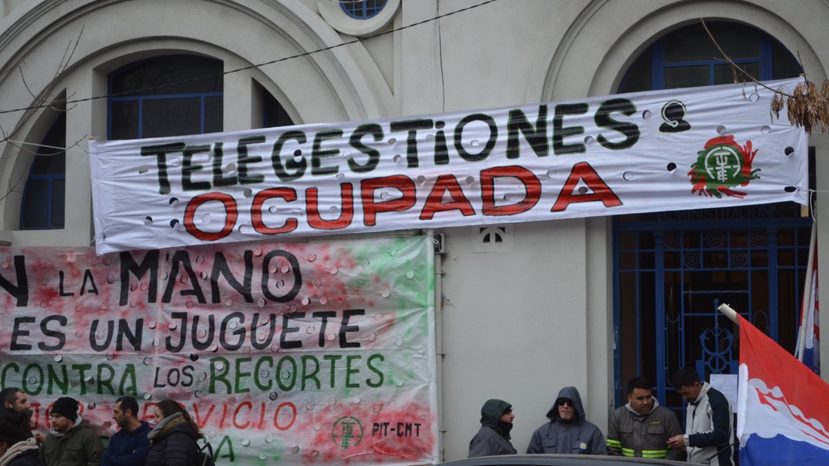 The UTE call center stops for 24 hours due to outsourced personnel and cuts