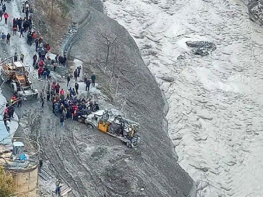 Himalaya India avalanch Glaciar.jpg