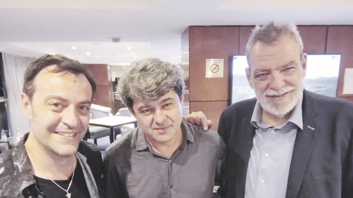 Carmen Mola are three gentlemen, and now also millionaires
