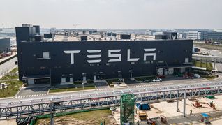 tesla supero las estimaciones de ingresos trimestrales pero no alcanzo su crecimiento anual