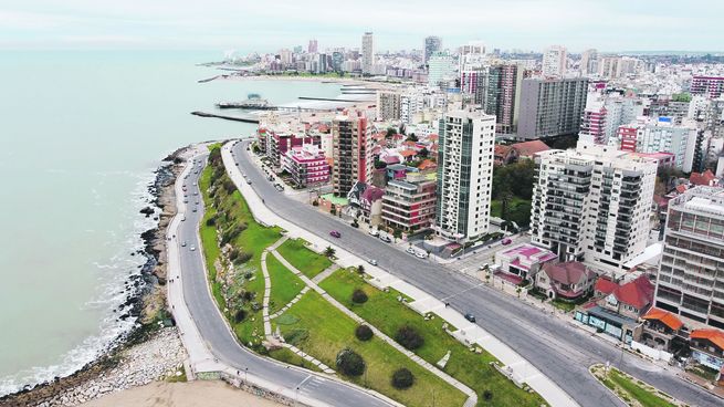 Vacaciones 2024 en Mar del Plata: piden hasta u$s150 por día.