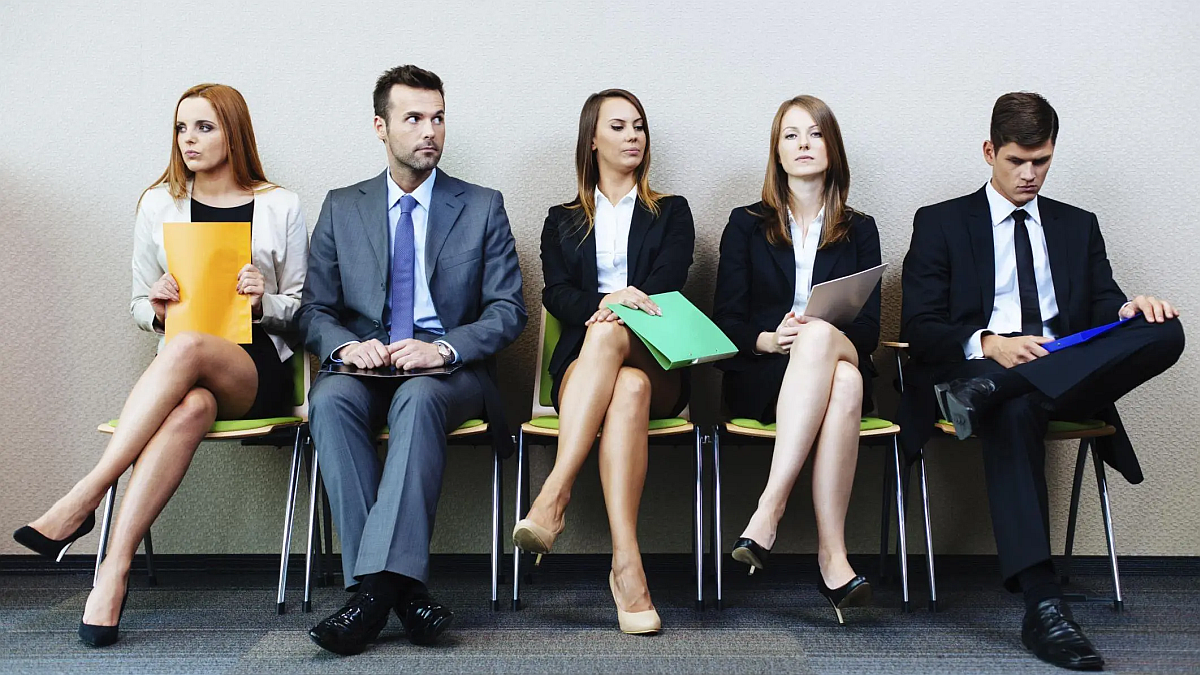 The influence of body language and other nonverbal aspects in institutional communication