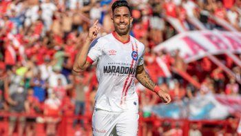 Goleador. Gabriel Ávalos se reencontró con el gol y le dio el triunfo a Argentinos Juniors sobre Newells en la Copa de la Liga.