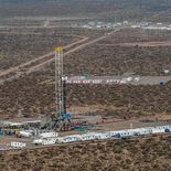 Argentina atraviesa una transición clara hacia el predominio del no convencional. La combinación de mayor productividad, inversiones en Vaca Muerta y mejoras tecnológicas explican este fenómeno. Argentina atraviesa una transición clara hacia el predominio del no convencional. La combinación de mayor productividad, inversiones en Vaca Muerta y mejoras tecnológicas explican este fenómeno.