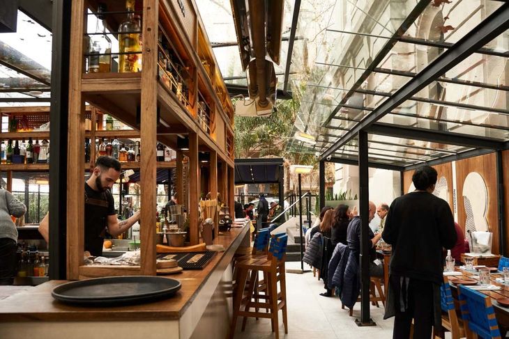 Cada 21 de septiembre se celebra el Día de la Primavera y del Estudiante. Cada 21 de septiembre se celebra el Día de la Primavera y del Estudiante.