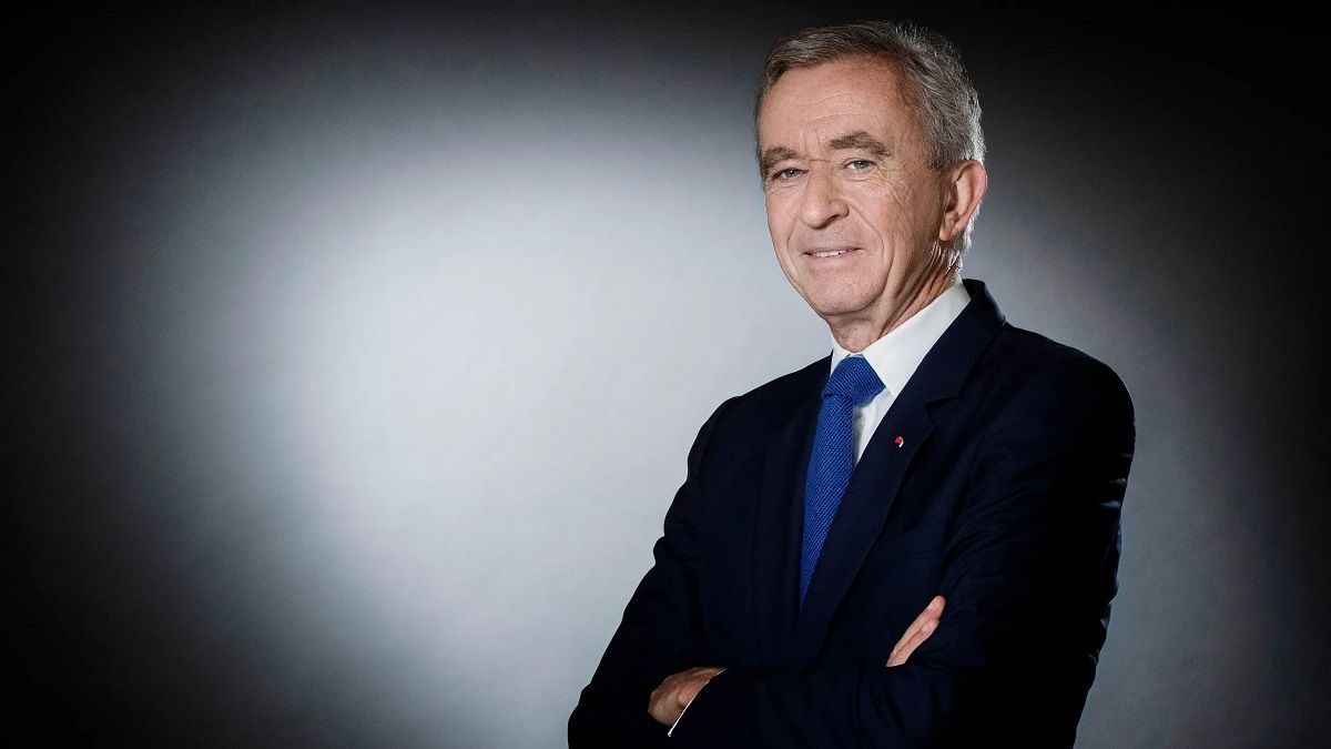 El megamillonario Bernard Arnault se mete en el negocio del fútbol y ...