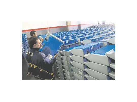Chau boleta de papel. La implementación de la BUE requiere una puesta en marcha de 120.000 máquinas electrónicas.
