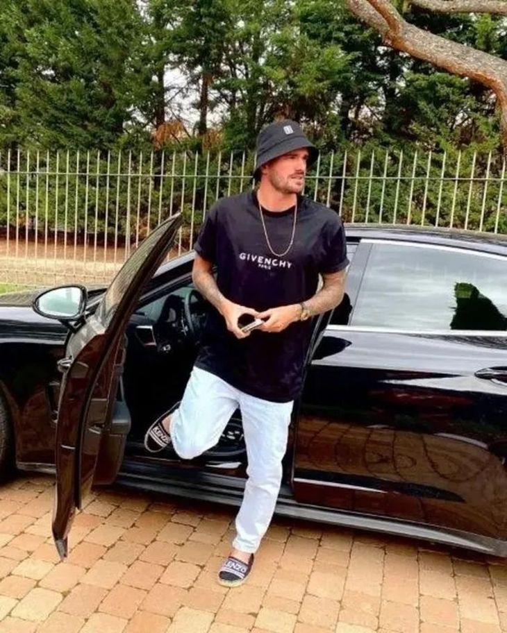 De Paul junto a su BMW en Madrid. De Paul junto a su BMW en Madrid.