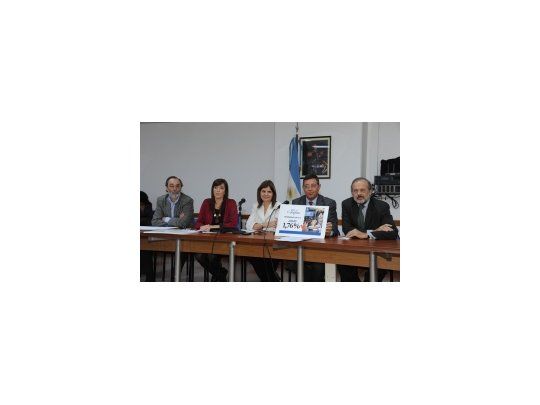 Estuvieron presentes del anuncio Juan Pedro Tunessi (UCR), Patricia Bullrich (Unión por Todos), Paula Bertol (PRO), Pablo Tonelli (PRO) y Eduardo Amadeo (Frente Peronista Bonaerense).